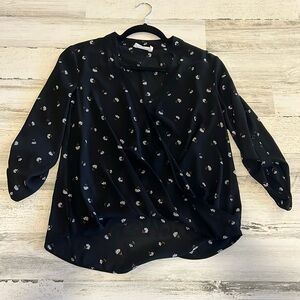 All in Favor Blouse Size Small